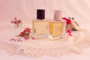Fotografické kompozice pro výrobce parfémů